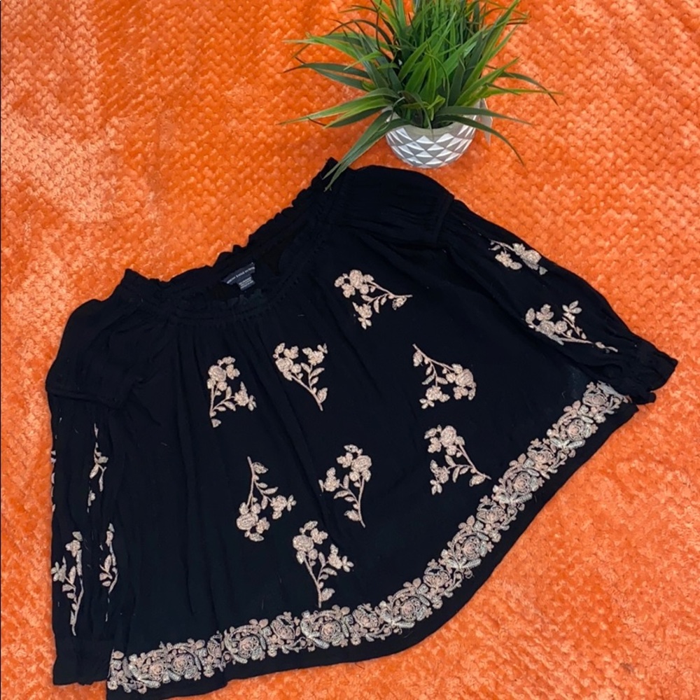 American Eagle off the shoulder top